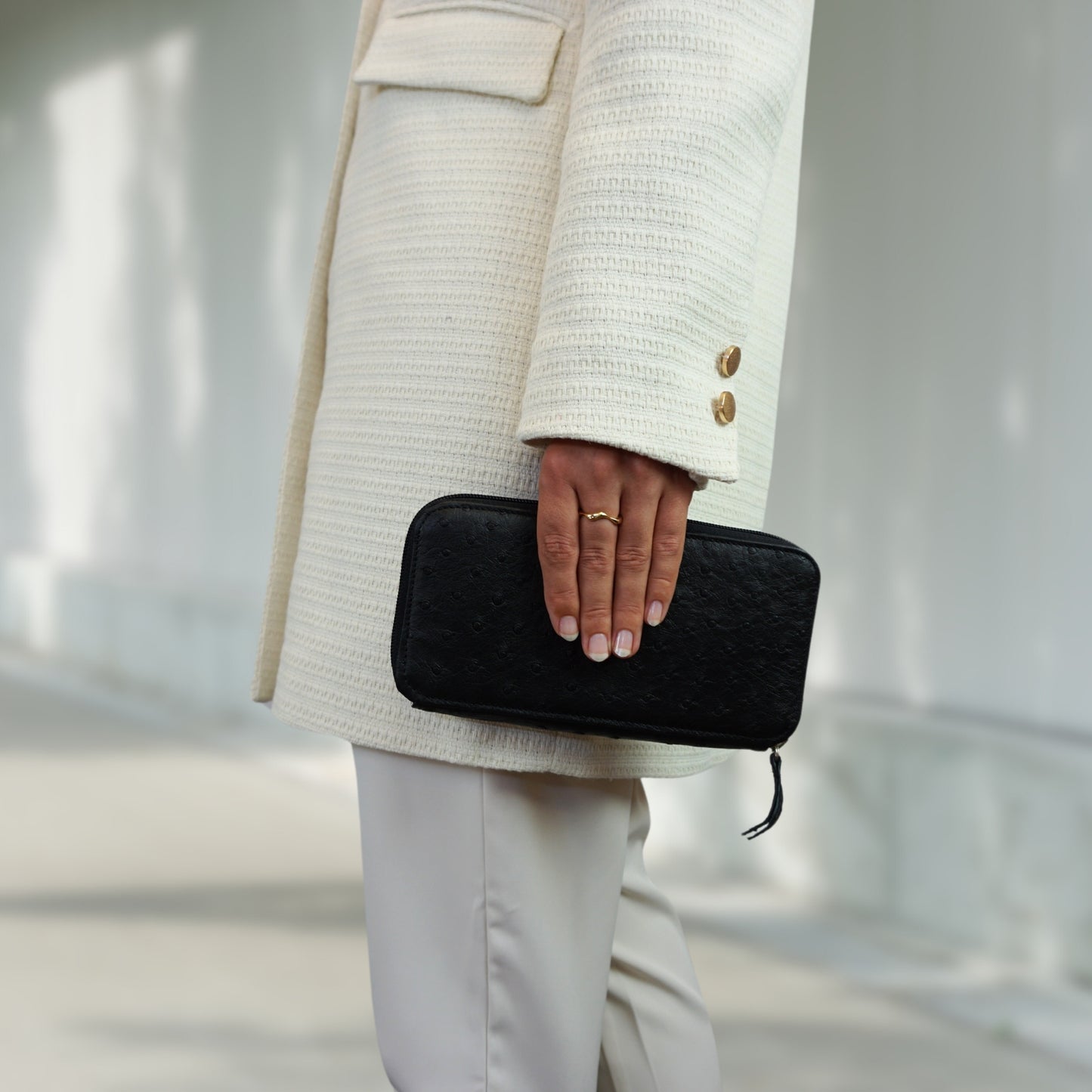 Large ladies wallet in black, large & elegant