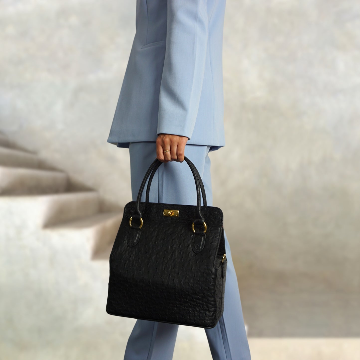 Handbag "The Stylish" in black with gold-colored details in L